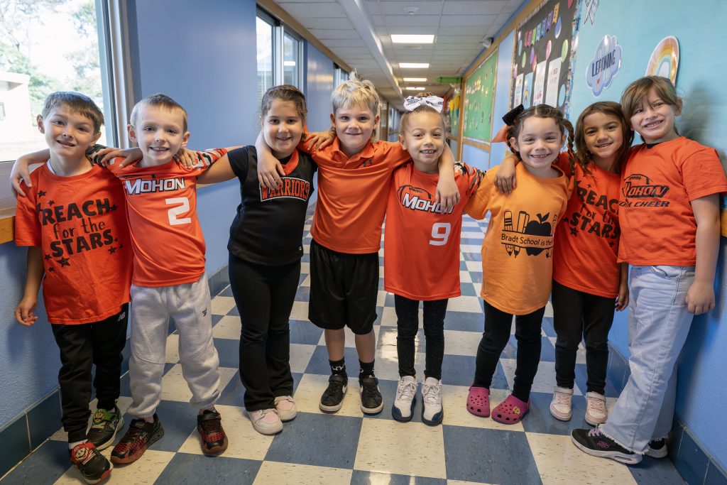 Group of students smiling 